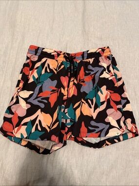 Liv Outdoor Women's Black Floral Active Shorts